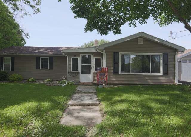 Property at 482 E Jefferson St, Andrews, IN 46702, 3 beds, 2 baths