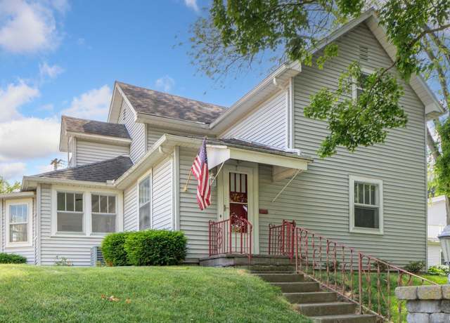 Property at 428 E Washington St, Bluffton, IN 46714, 3 beds, 2 baths
