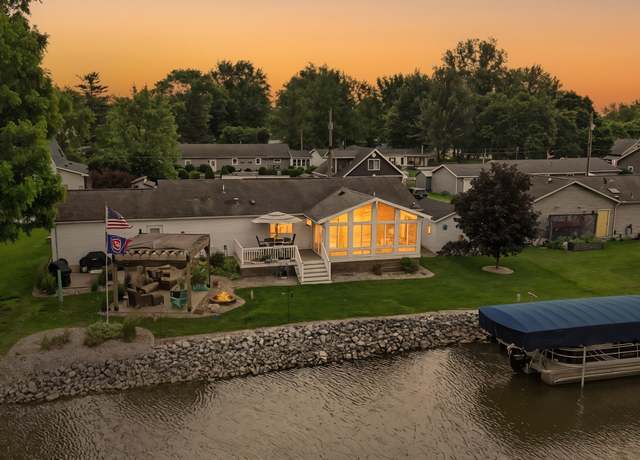 Property at 7140 S 165 E, Wolcottville, IN 46795, 3 beds, 2 baths