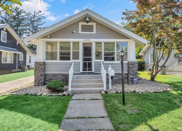 Property at 133 Crescent St, Elkhart, IN 46516, 3 beds, 2 baths