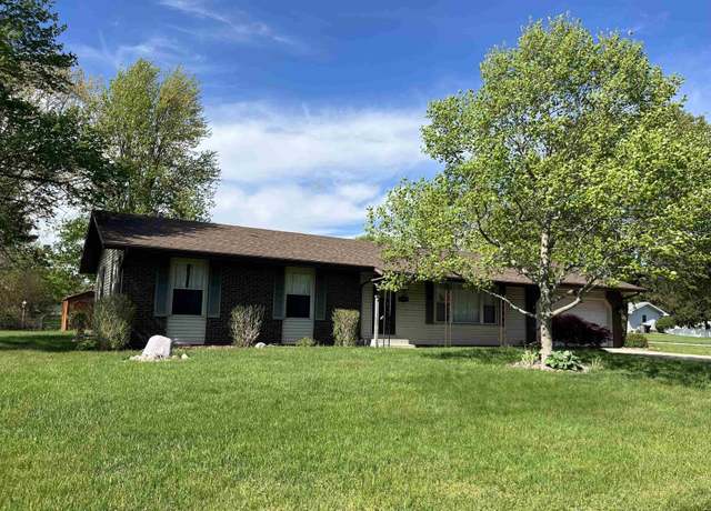 Property at 51851 Hinton Ln, Granger, IN 46530, 3 beds, 2 baths