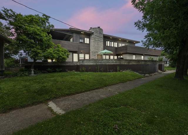 Property at 1208 Delta Blvd, Fort Wayne, IN 46805, 5 beds, 3 baths