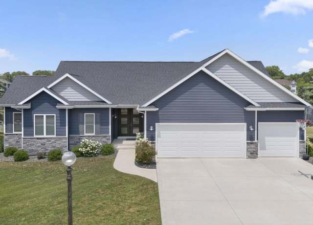 Property at 2620 E Ontario Ln, Warsaw, IN 46582, 3 beds, 3.5 baths