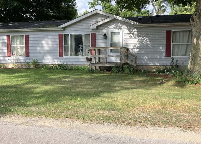 Property at 17866 Main St, Plymouth, IN 46563, 4 beds, 2 baths