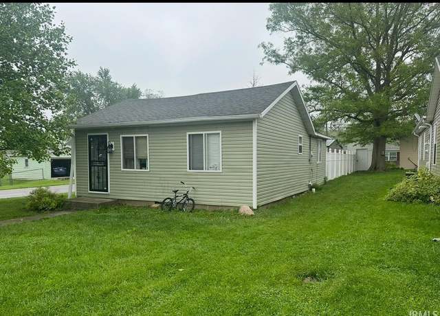 Property at 517 S Richmond St, Hartford City, IN 47348, 2 beds, 1 bath