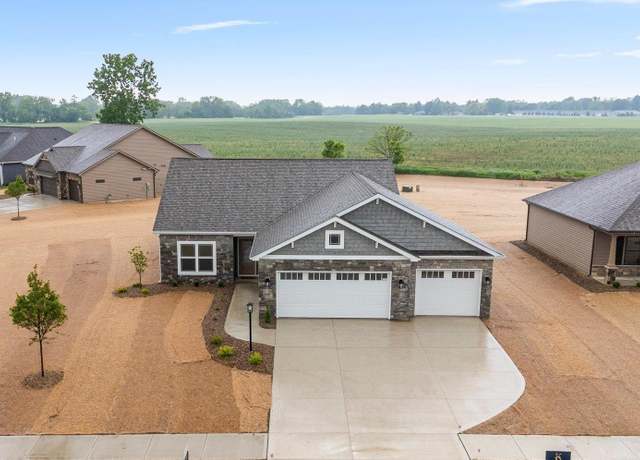 Property at 2001 Bogey Ct, Auburn, IN 46706, 3 beds, 2 baths