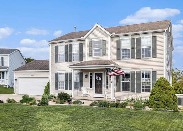 Property at 812 Hartfield Ct, Mishawaka, IN 46544, 4 beds, 2.5 baths