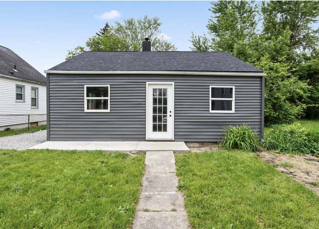 Property at 2810 Winter St, Fort Wayne, IN 46806, 3 beds, 1 bath