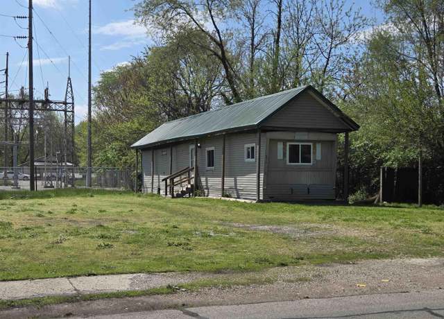 Property at 2717 S Hackley St, Muncie, IN 47302, 2 beds, 1 bath