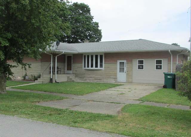 Property at 404 W Franklin St, Colfax, IN 46035, 3 beds, 1 bath