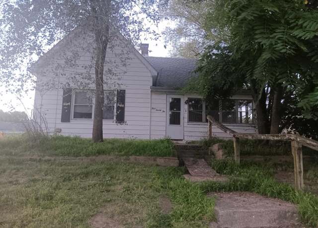 Property at 422 W Turner St, Bloomfield, IN 47424, 2 beds, 1 bath