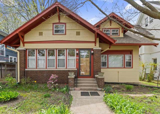 Property at 212 Marquette Ave, South Bend, IN 46617, 6 beds, 2 baths