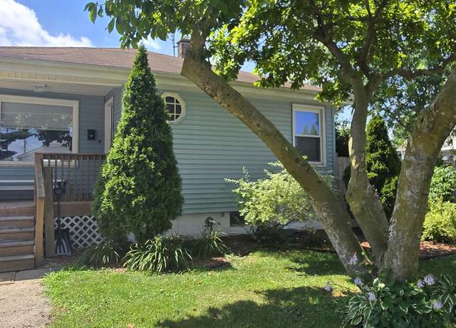 Property at 411 W 13th St, Mishawaka, IN 46544, 2 beds, 1 bath