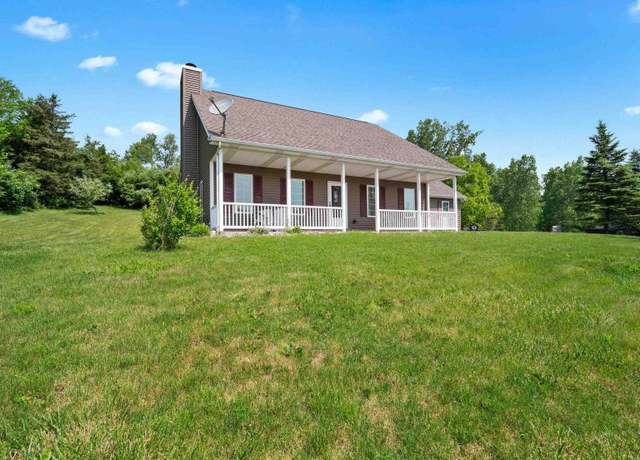Property at 17723 Auburn Rd, Huntertown, IN 46748, 3 beds, 2.5 baths
