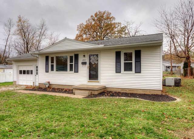 Property at 2023 S Kenmore Dr, Evansville, IN 47714, 3 beds, 1 bath