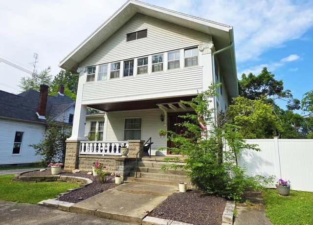 Property at 718 N Cherry St, Mount Carmel, IL 62439, 3 beds, 1.5 baths