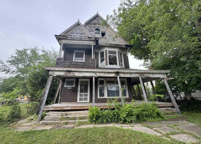 Property at 806 E Market St, Logansport, IN 46947, 5 beds, 1.5 baths