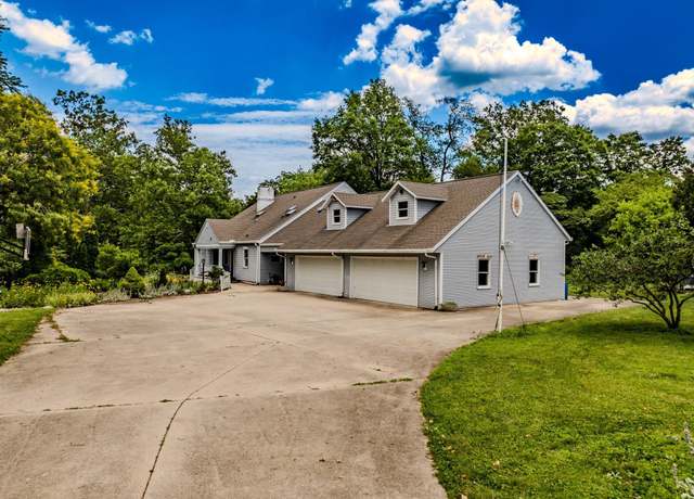 Property at 4610 S Burlington Dr, Muncie, IN 47302, 4 beds, 4 baths