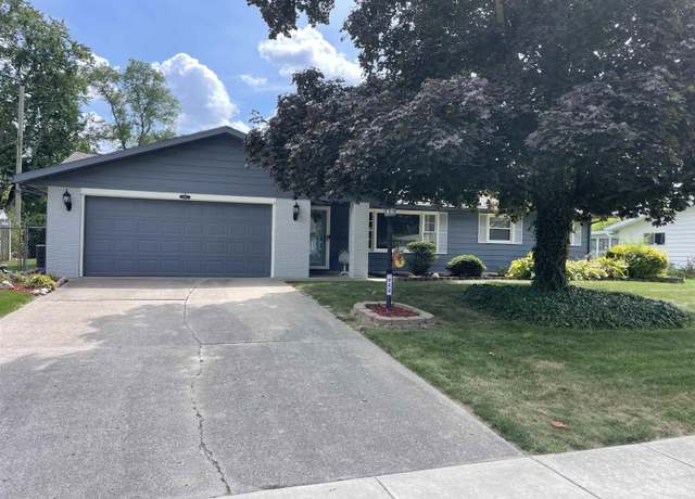 Property at 922 Buckingham Dr, Fort Wayne, IN 46825, 3 beds, 2 baths