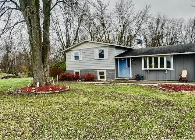 Property at 12737 Leesburg Rd, Fort Wayne, IN 46818, 4 beds, 2 baths