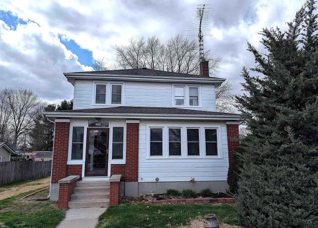 Property at 304 Jefferson St, Pine Village, IN 47975, 4 beds, 1.5 baths