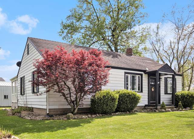 Property at 19568 Hildebrand St, South Bend, IN 46614, 3 beds, 1 bath