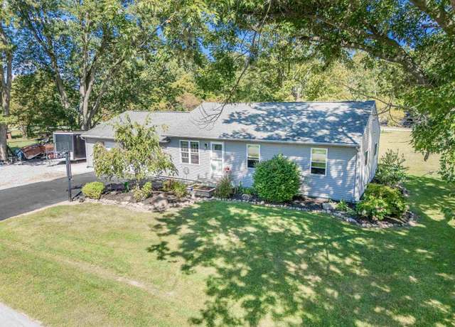 Property at 5070 N Lakewood Dr, Columbia City, IN 46725, 3 beds, 1.5 baths