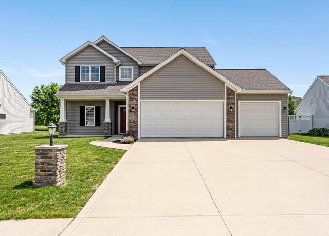 Property at 826 Clairborne Dr, Fort Wayne, IN 46818, 4 beds, 2.5 baths