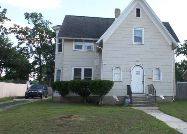 Property at 421 W Garfield Ave, Elkhart, IN 46516, 2 beds, 1.5 baths