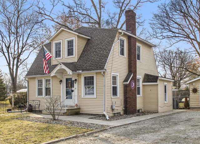 Property at 1631 Fulton St, Elkhart, IN 46514, 4 beds, 1 bath
