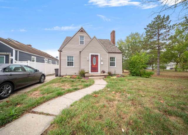 Property at 4522 S Calhoun St, Fort Wayne, IN 46807, 4 beds, 1.5 baths