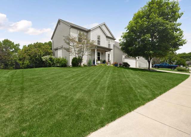 Property at 18165 Farmington Hills Dr, South Bend, IN 46637, 4 beds, 2.5 baths