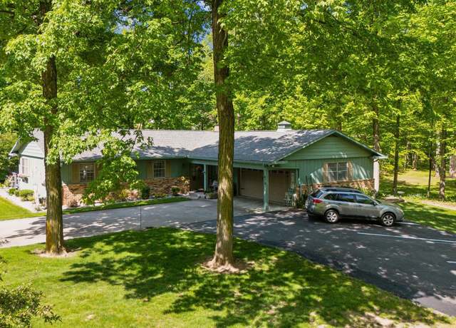 Property at 410 Longtree Ln, Logansport, IN 46947, 5 beds, 3 baths