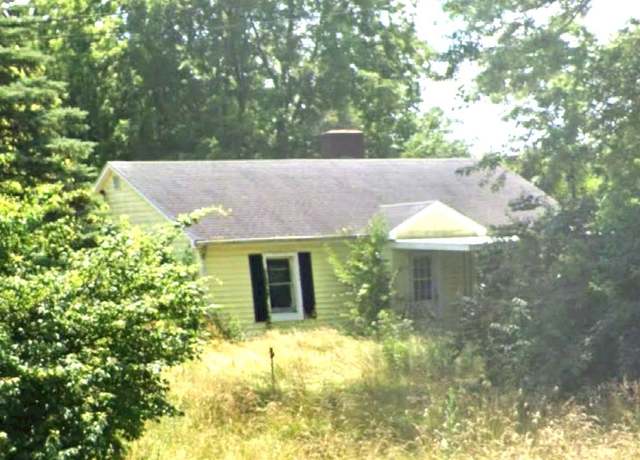 Property at 2732 S Hoyt Ave, Muncie, IN 47302, 3 beds, 1.5 baths