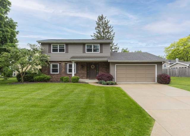 Property at 1402 Hampshire Dr, South Bend, IN 46614, 3 beds, 2.5 baths