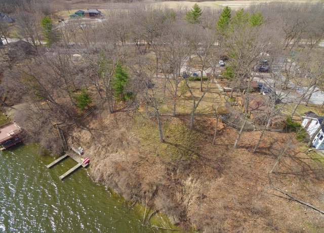 Property at 2719 S Airport Rd, Monticello, IN 47960, 3 beds, 2 baths