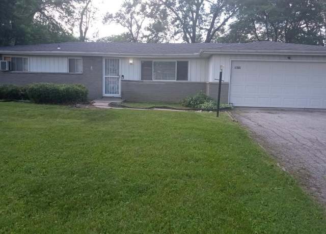 Property at 2612 Oakwood Dr, Fort Wayne, IN 46816, 3 beds, 1.5 baths