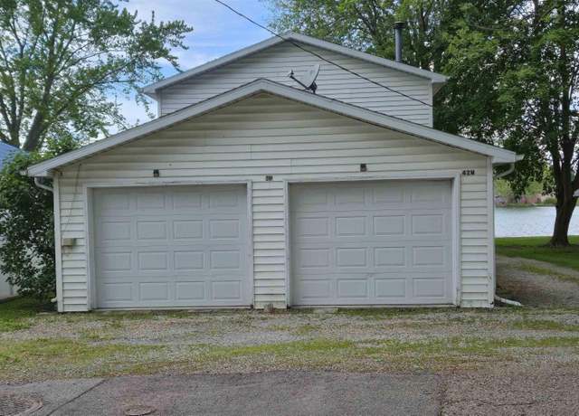 Property at 42 W Lakeside Dr, North Manchester, IN 46962, 4 beds, 1.5 baths