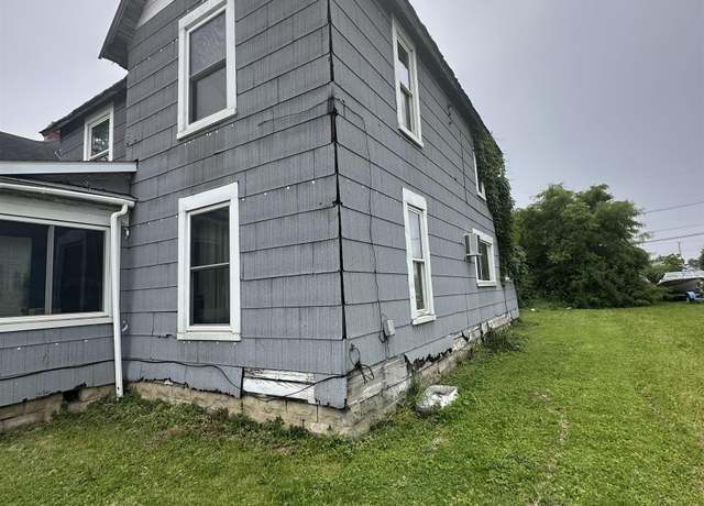 Property at 1127 S Jefferson St, Muncie, IN 47302, 2 beds, 2 baths