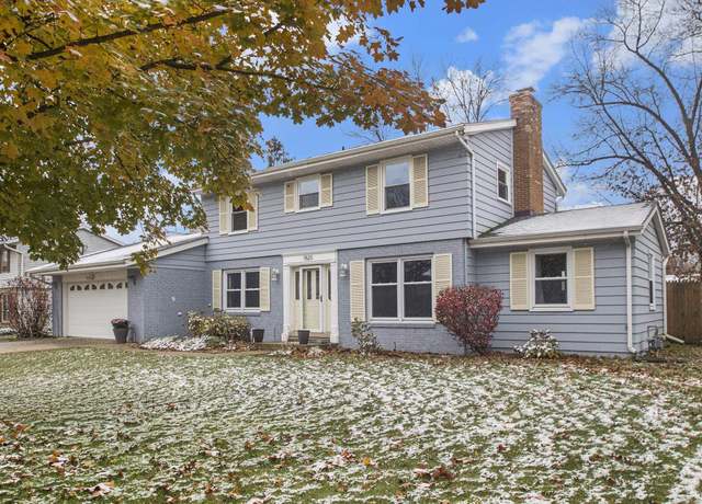 Property at 1523 W Ash Dr, Elkhart, IN 46514, 5 beds, 3.5 baths