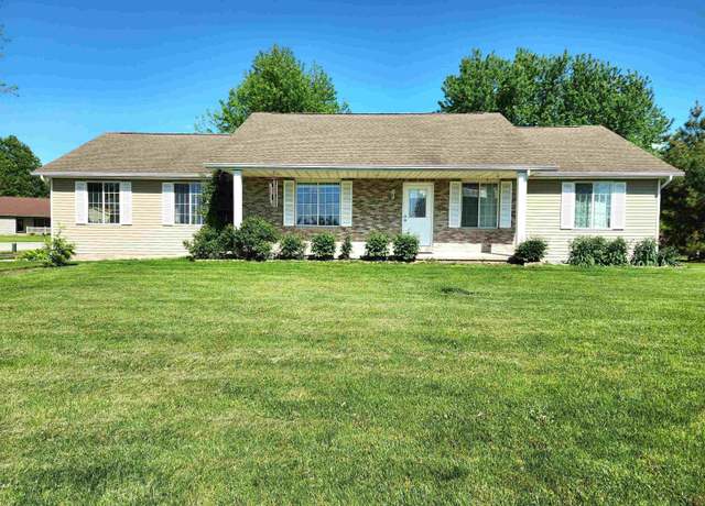 Property at 12454 Stoney Dr, Middlebury, IN 46540, 4 beds, 3 baths