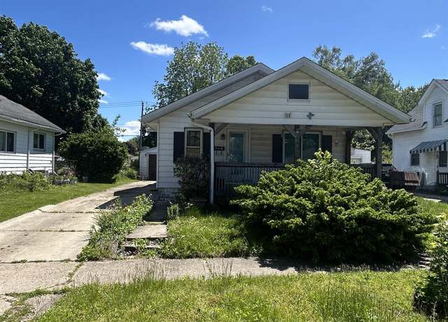 Property at 839 E 5th St, Mishawaka, IN 46544, 3 beds, 1 bath
