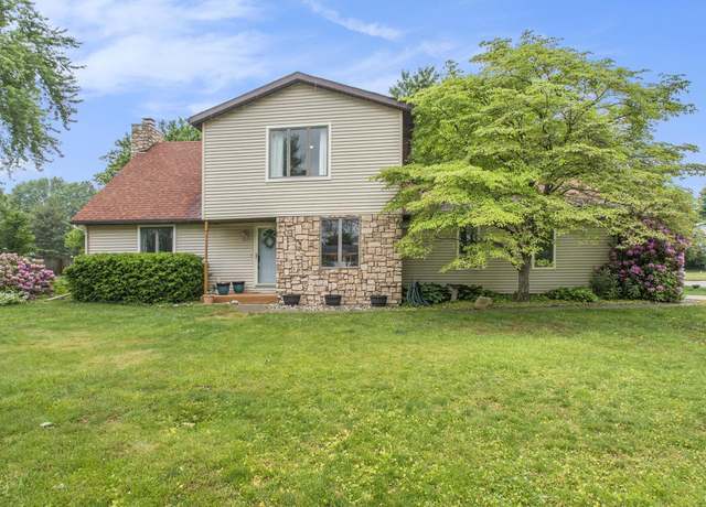 Property at 15981 Homestead Trl, Granger, IN 46530, 4 beds, 2 baths