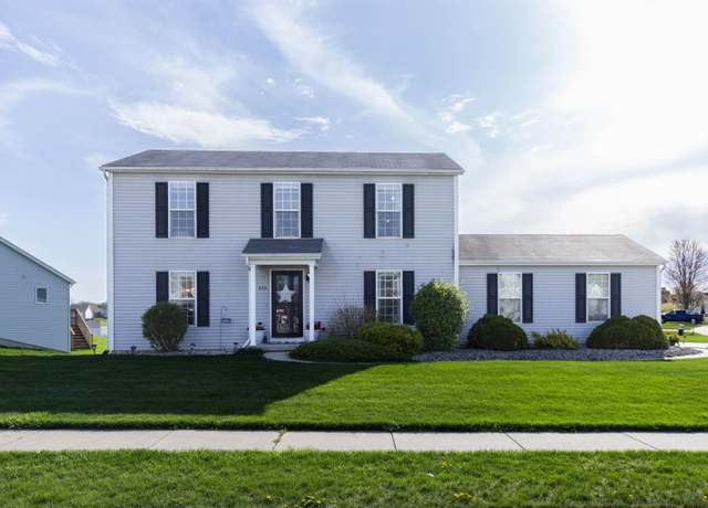 Property at 909 Woodhouse Dr, Mishawaka, IN 46544, 4 beds, 2.5 baths