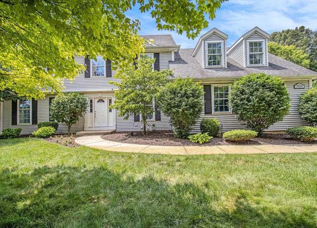 Property at 59249 High Pointe Dr, South Bend, IN 46614, 4 beds, 3.5 baths