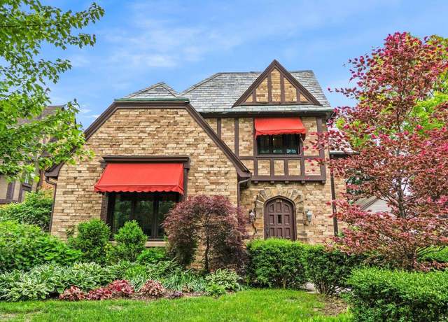 Property at 1914 Kensington Blvd, Fort Wayne, IN 46805, 4 beds, 4 baths