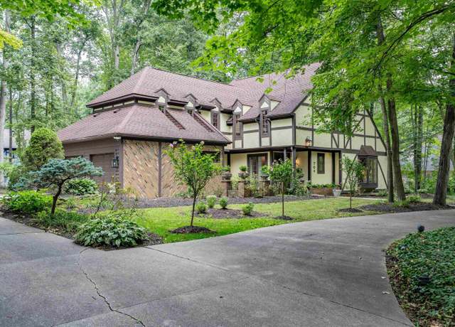 Property at 704 Oaktree Ct, Fort Wayne, IN 46845, 3 beds, 2.5 baths