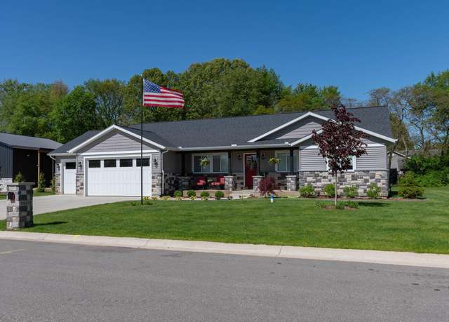 Property at 30512 Jaxon Dr, Elkhart, IN 46517, 4 beds, 3 baths