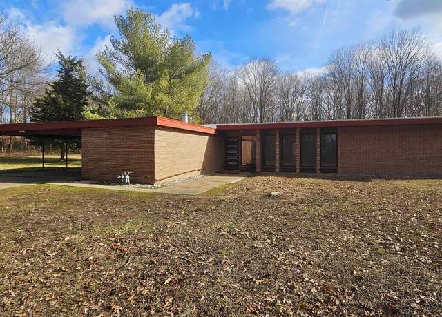 Property at 521 S Middle St, Grayville, IL 62844, 4 beds, 2 baths