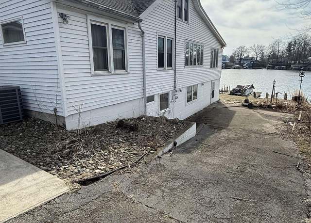 Property at 5050 E Bay Front Ct, Monticello, IN 47960, 3 beds, 1 bath